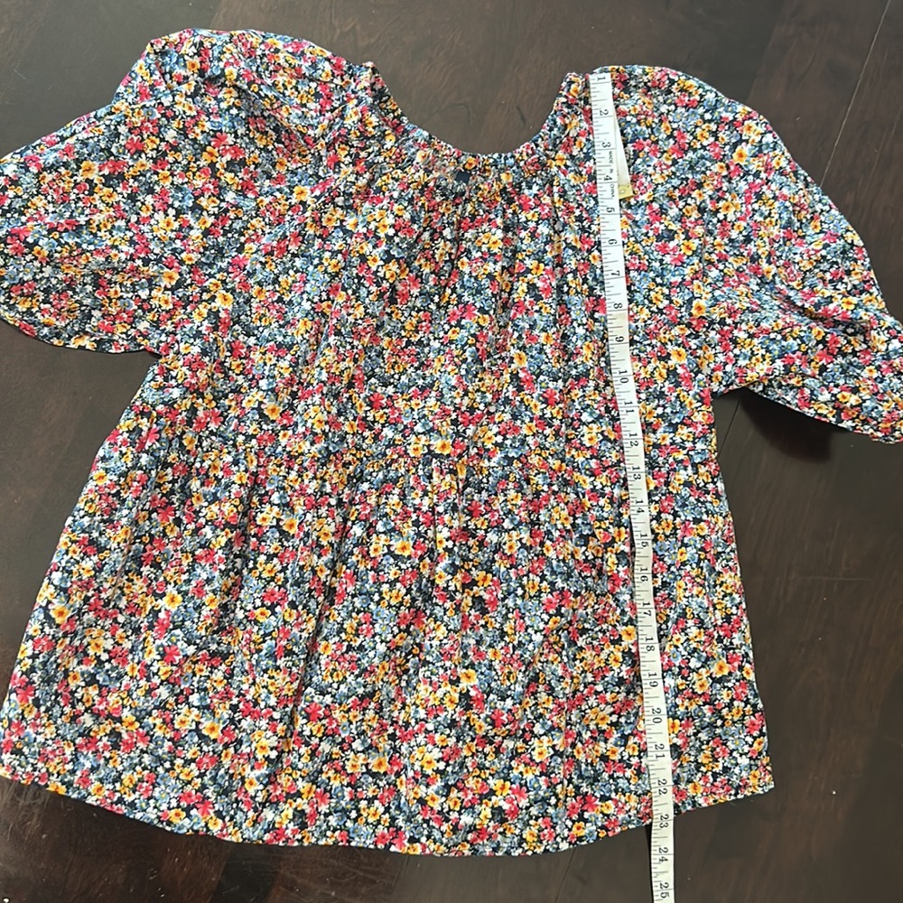 Old Navy Puff Sleeve Babydoll Blouse - Picture 10 of 10